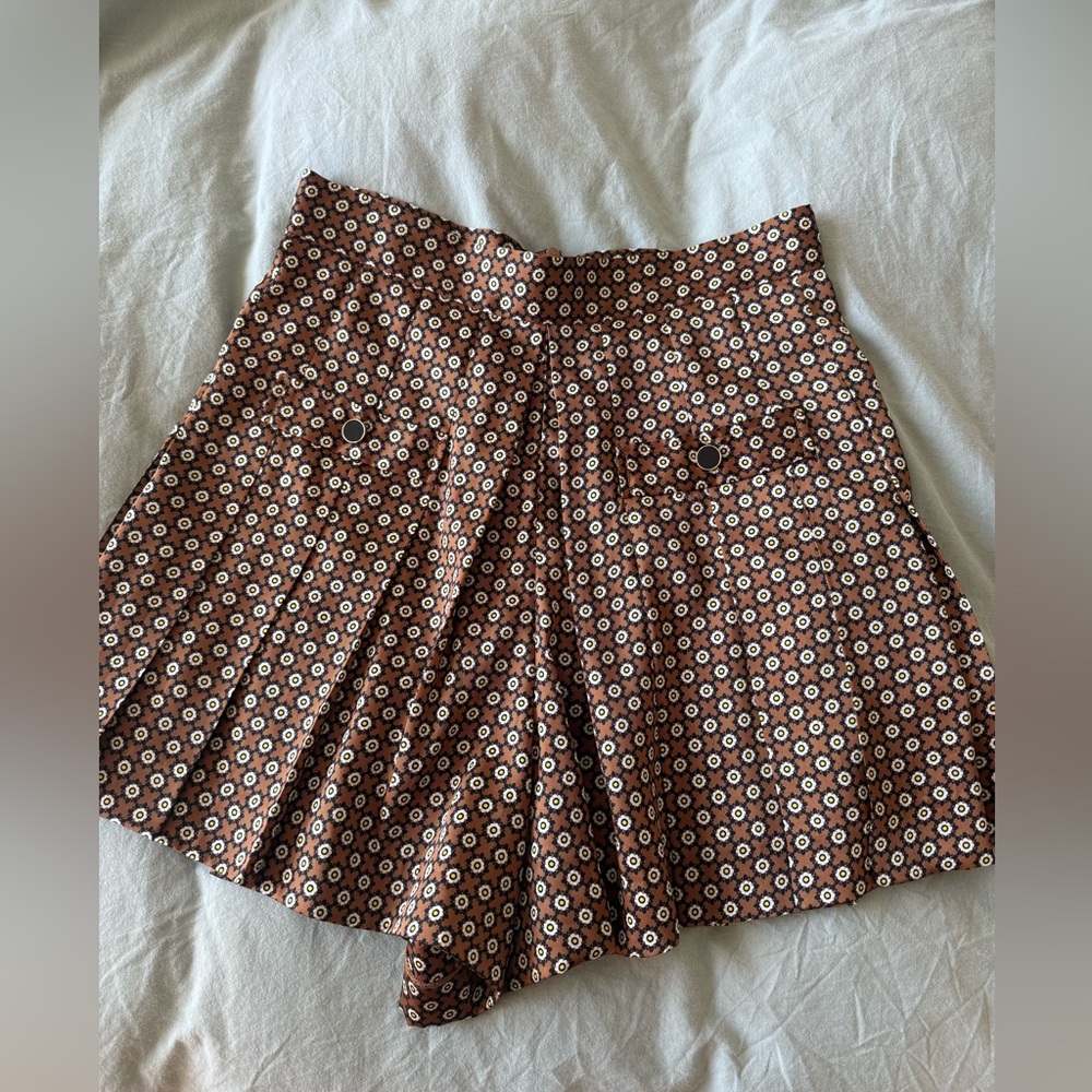 NWOT - Sandro shorts with gold accents
